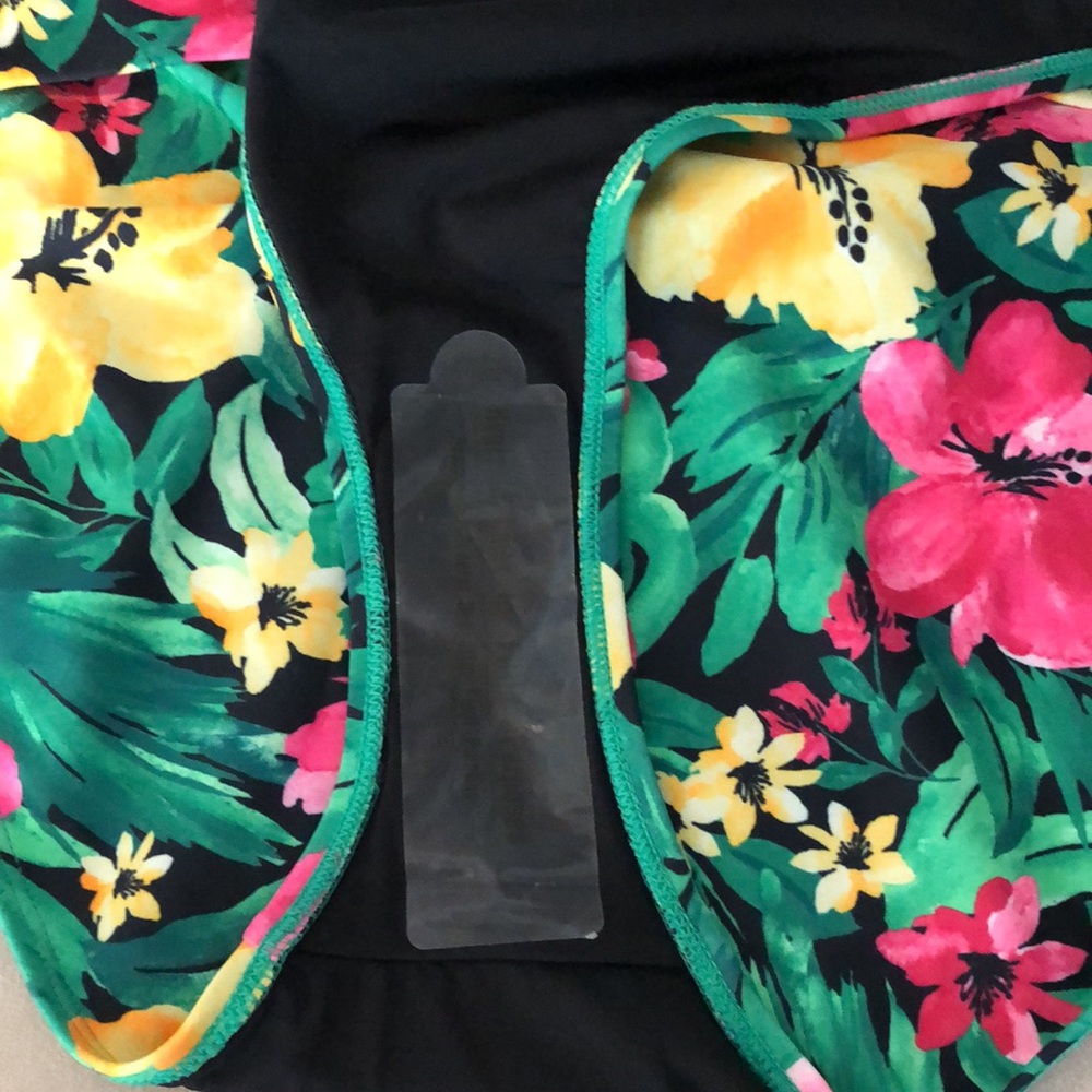 Old Navy floral bikini bottom, tie front, size L - Picture 6 of 7